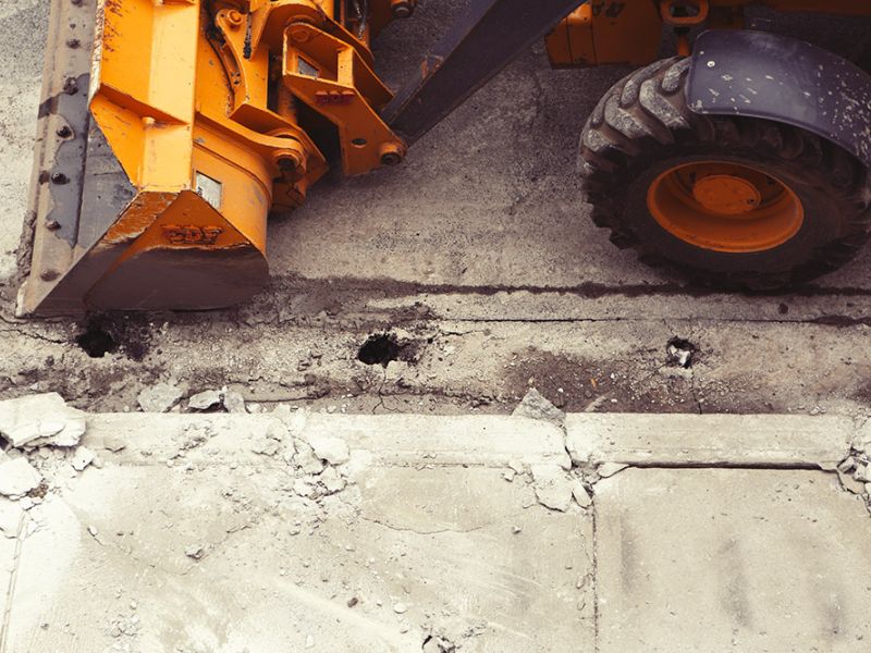 Výkopové a bourací práce